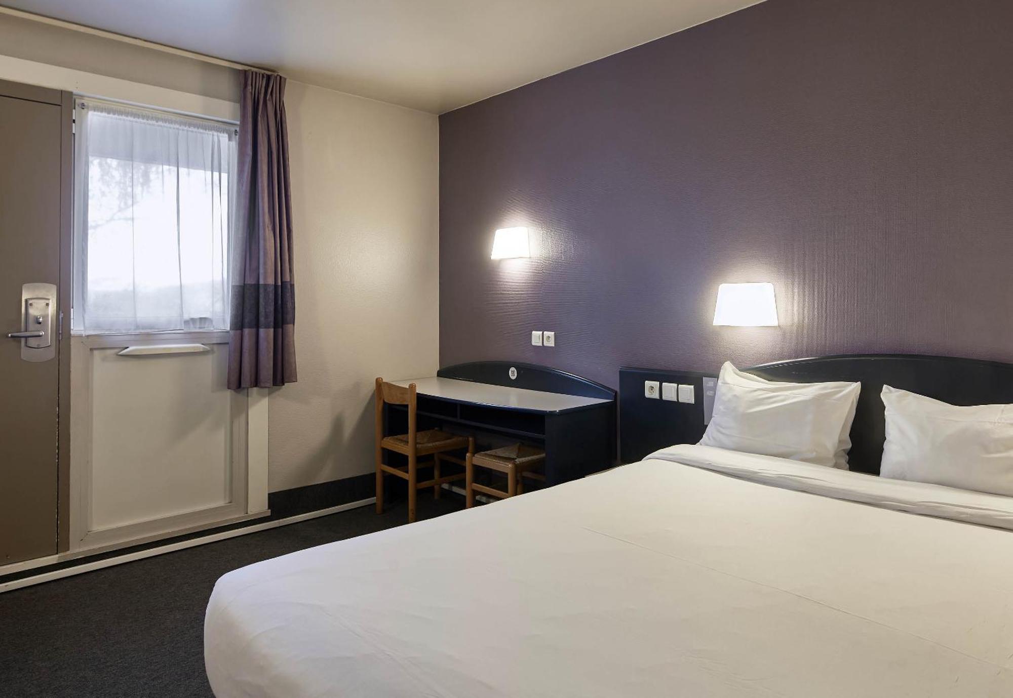 B&B Hotel Сакле Экстерьер фото