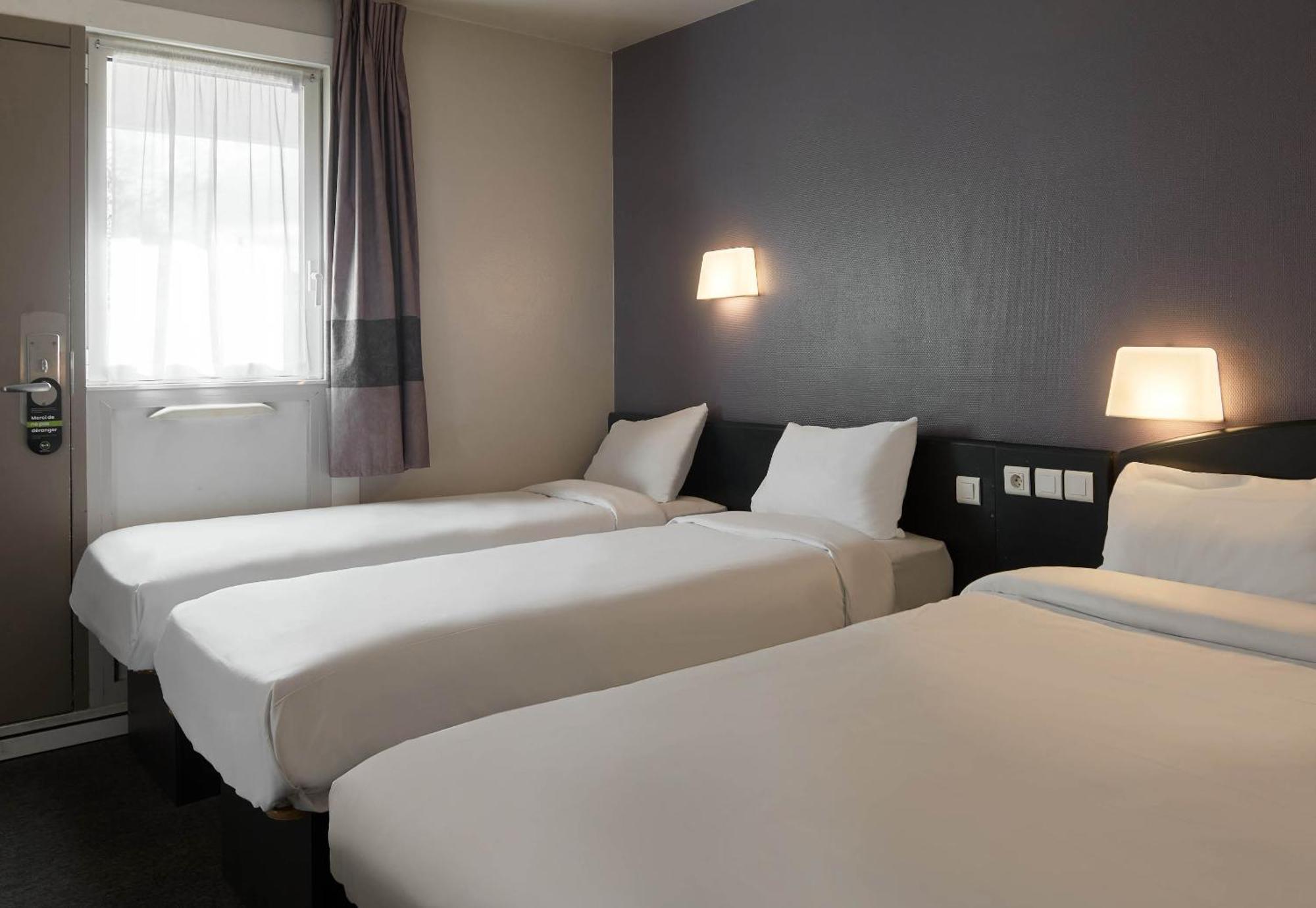 B&B Hotel Сакле Экстерьер фото